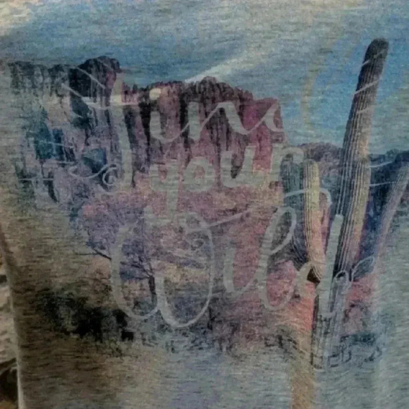 Wrangler V-Neck Short Sleeve Graphic T-Shirt, size medium - Picture 4 of 8